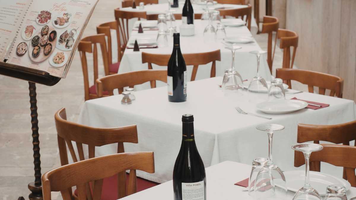 Dove Mangiare a Villasimius: Guida alla Tradizione Gastronomica Sarda