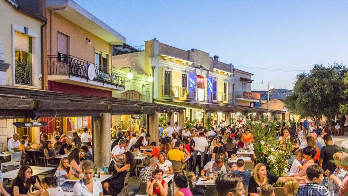 Guida Completa su Come Arrivare a Pula, Sardegna